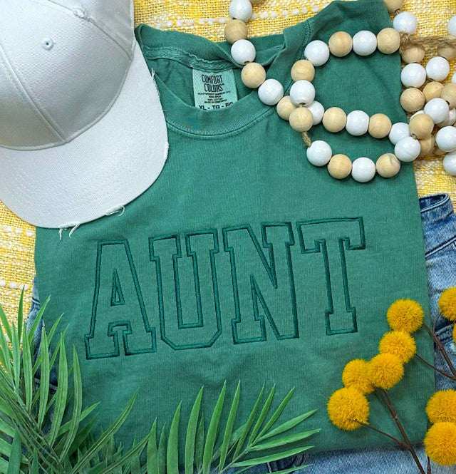 AUNT EMBROIDERED Tshirt