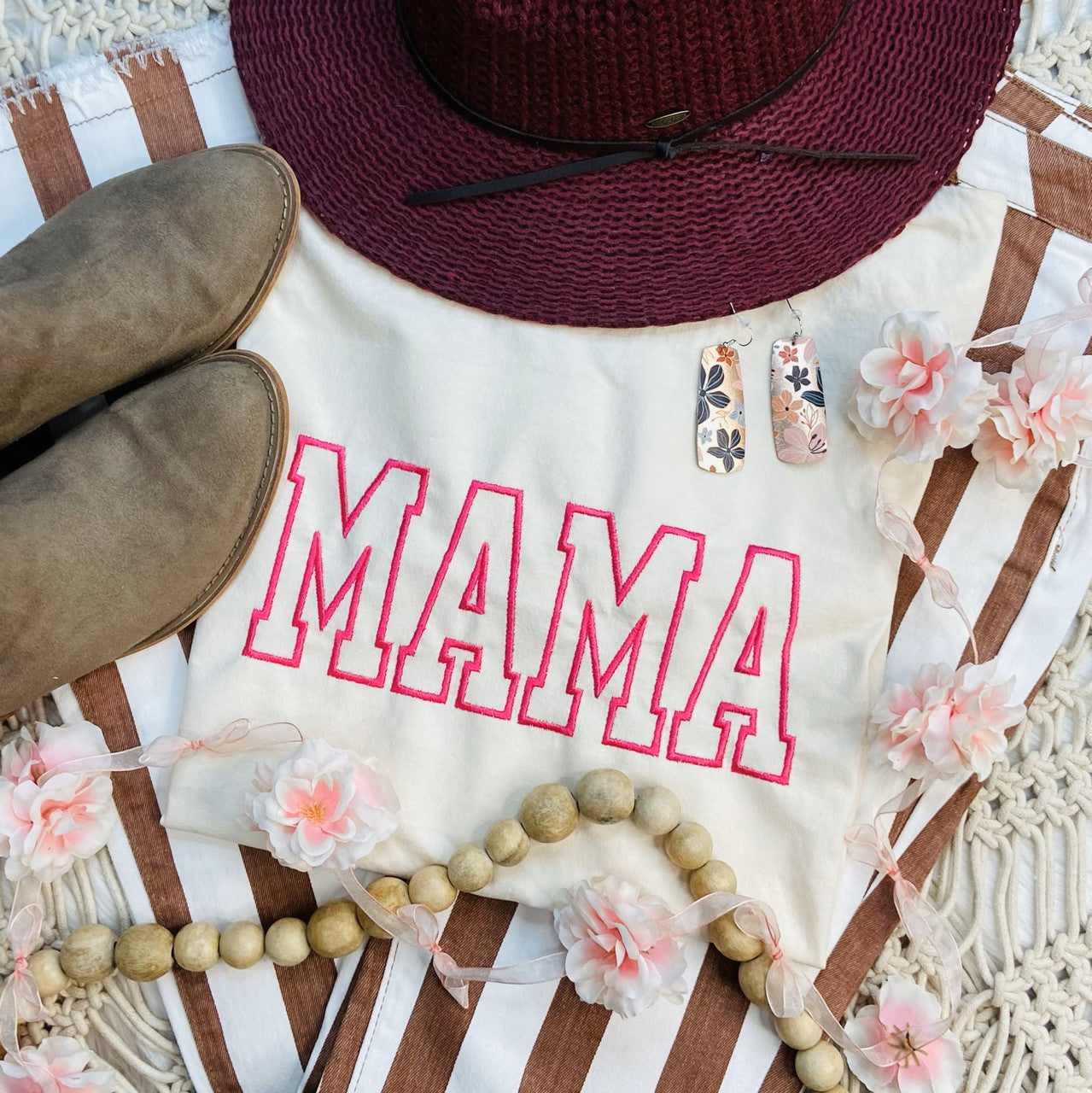 MAMA EMBROIDERED Tshirt